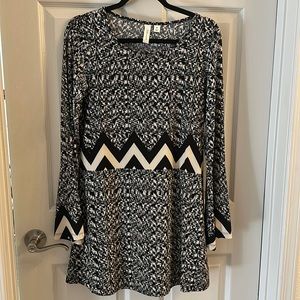 Back/ivory mini dress